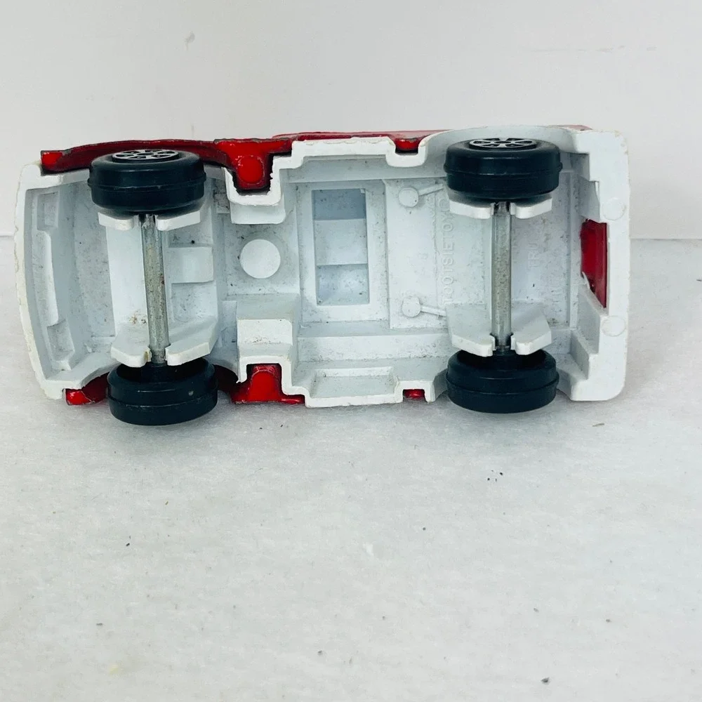 Vintage Tootsietoy Diecast Fire Truck Red White Pumper Emergency Vehicle Toy